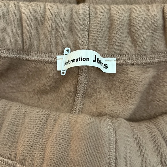 NWT Reformation Boyfriend Sweatpant in Teak - Picture 5 of 8